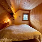 Villa Hideaway By The River Rougemont