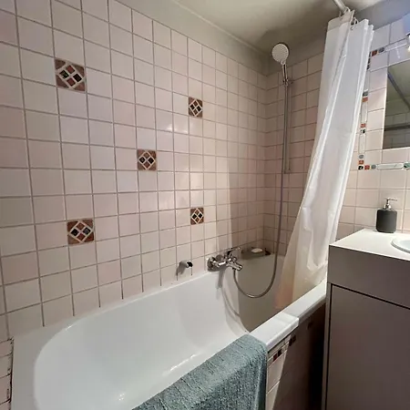 Villa Hideaway By The River Rougemont