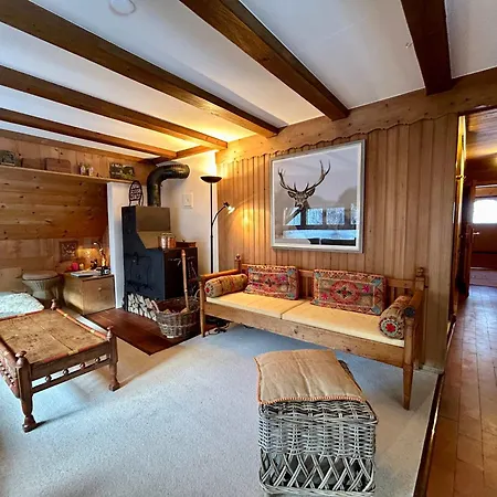 Villa Hideaway By The River *