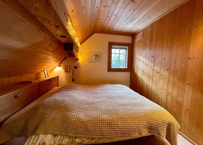 Villa Hideaway By The River Rougemont